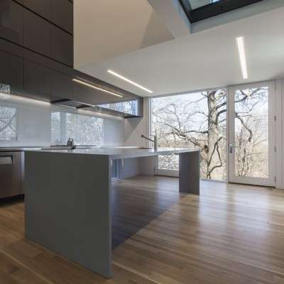 Recessed module T with 50mm wide profile, integrated linkable LED.