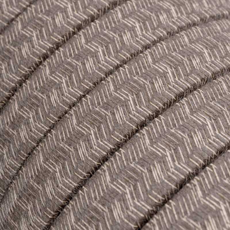 Flat outdoor garland cable in brown linen color