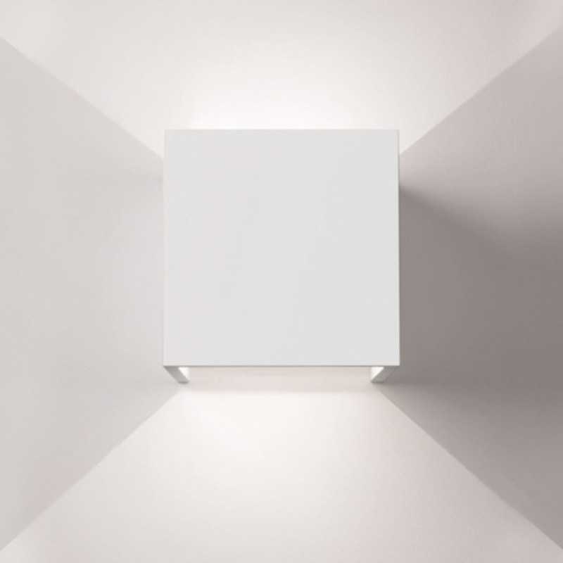 Wall lamp straight plaster 150mm x 150mm x 70mm with double outlet