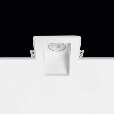 Plaster spotlight with a 87mm diameter and 95mm height, tilted like a swimmer.